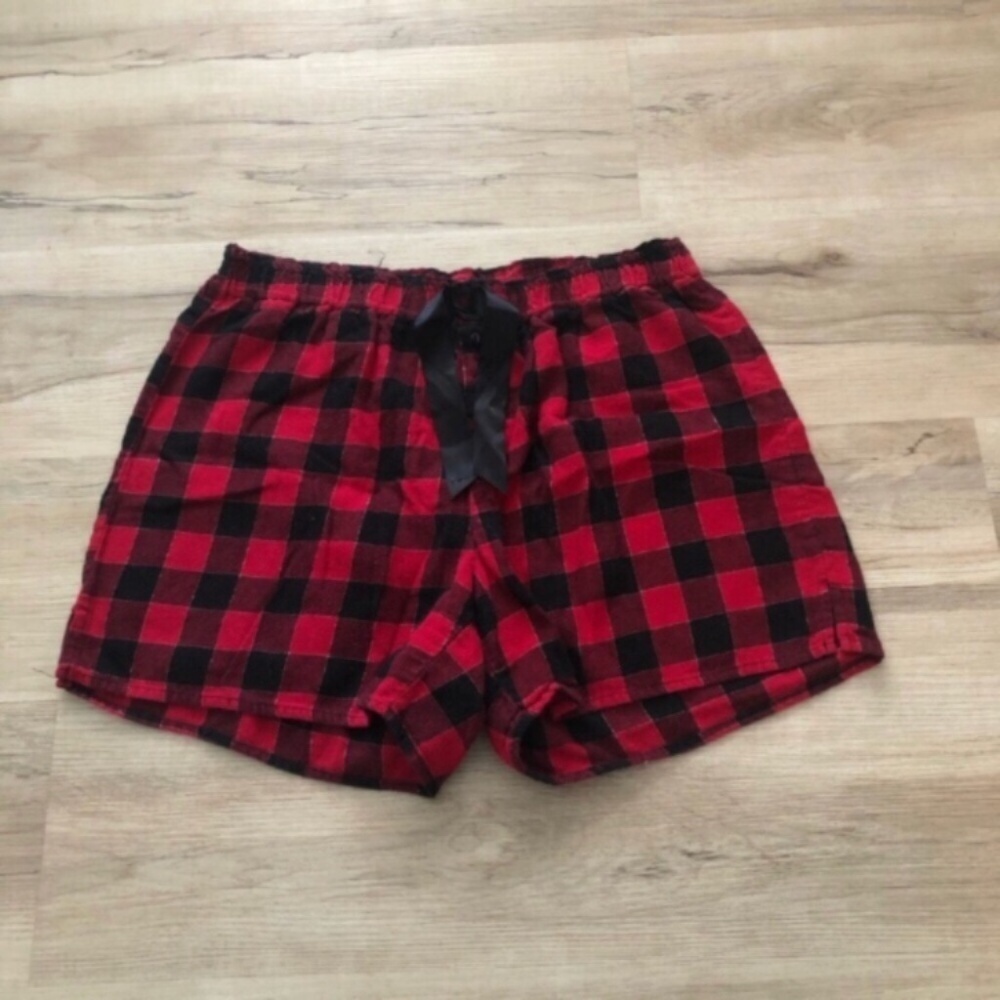MASSIVE $10 SALE Denver Hayes Red and Black Plaid Shorts